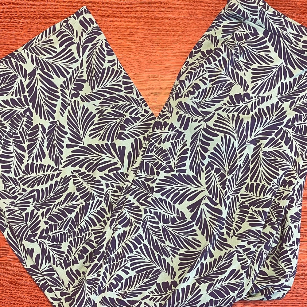 J. Jill Navy and teal Leaf Print Cropped Pants - STall